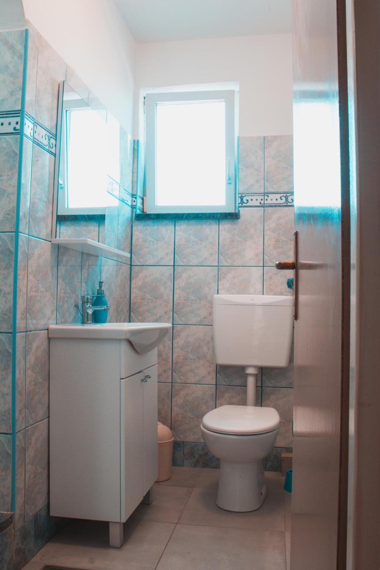 Deh, Stinjan Apartman *